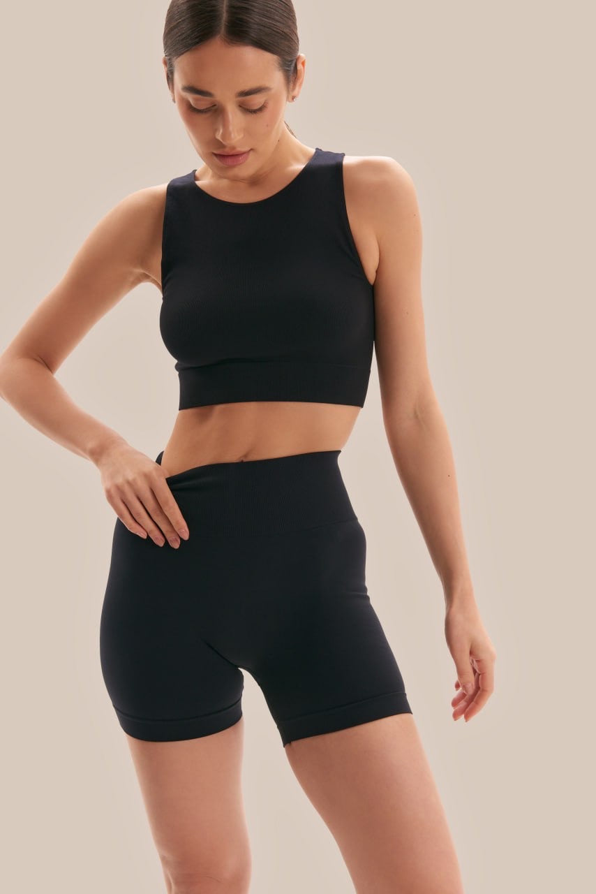 Ribbed Cropped Basic Top — Black